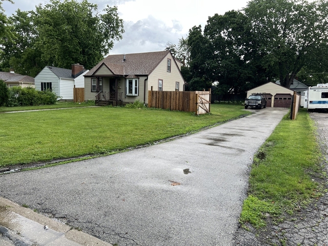 17 N Iowa Avenue - Photo 1