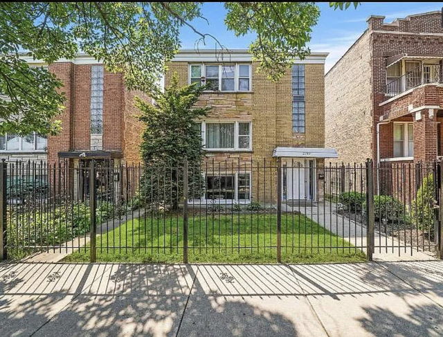 2242 N Lavergne Avenue - Photo 1
