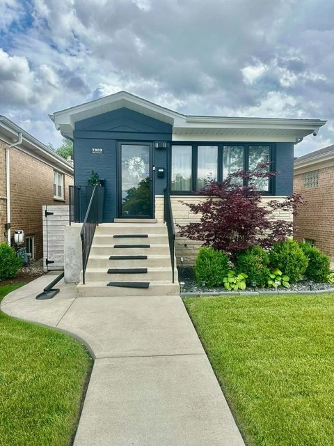 7303 W Montrose Avenue - Photo 1