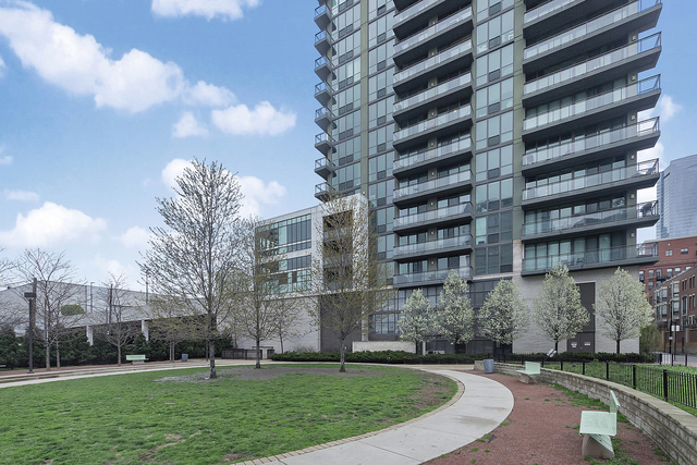 660 W Wayman Street - Photo 1