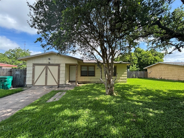 222 Ruslee Street - Photo 1