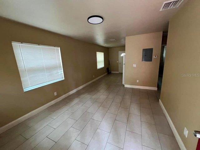 10106 N 10th Street - Photo 1
