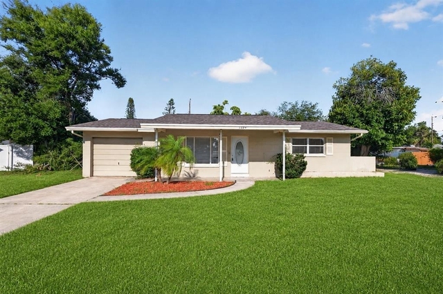 11234 68th Avenue N - Photo 1
