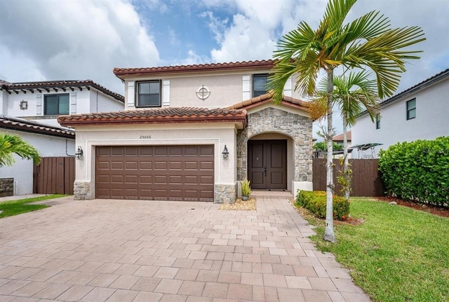 25006 Sw 118th Avenue - Photo 1