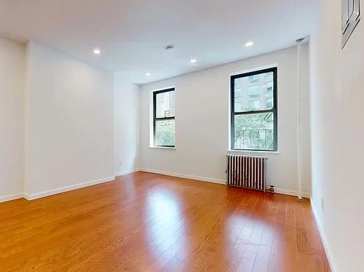 1413 2nd Avenue - Photo 1