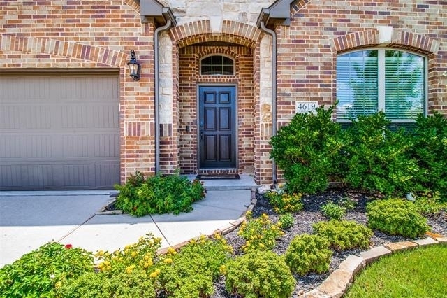 4619 Amesbury - Photo 1