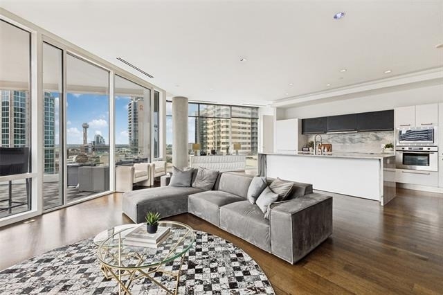 2408 Victory Park Lane - Photo 1