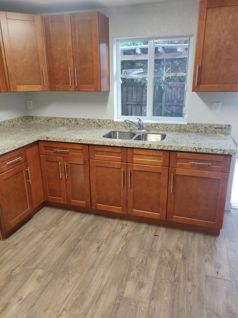 210 Sw 7th Street - Photo 1