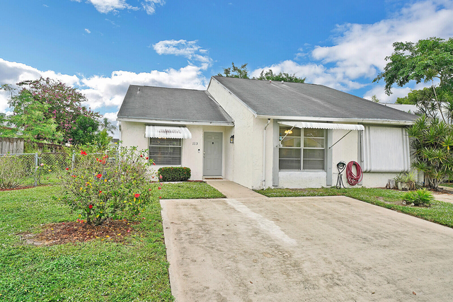 113 Pinewood Court - Photo 1