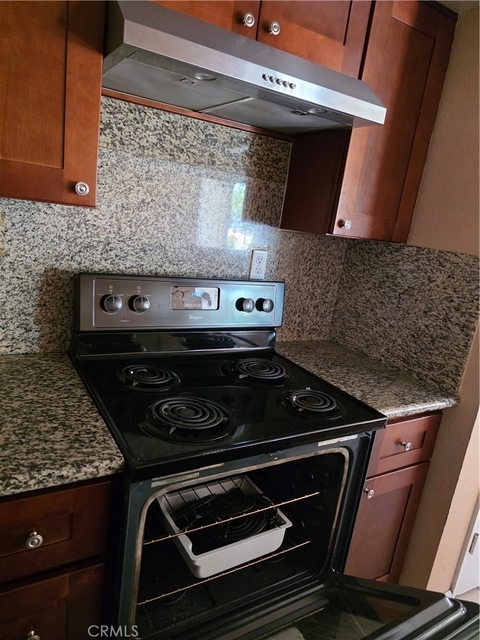 929 W Sierra Madre - Photo 1