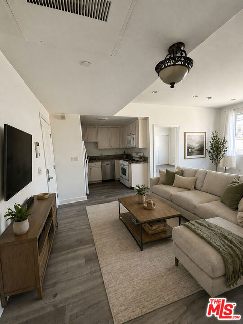 1412 S Sherbourne Drive - Photo 1