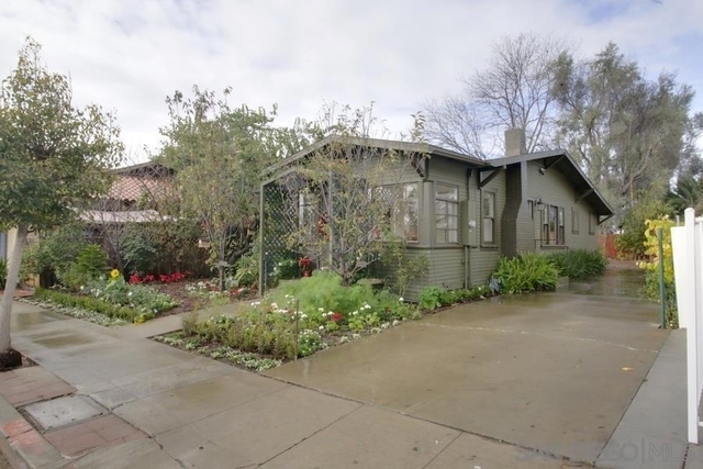 3970 Harney St - Photo 1