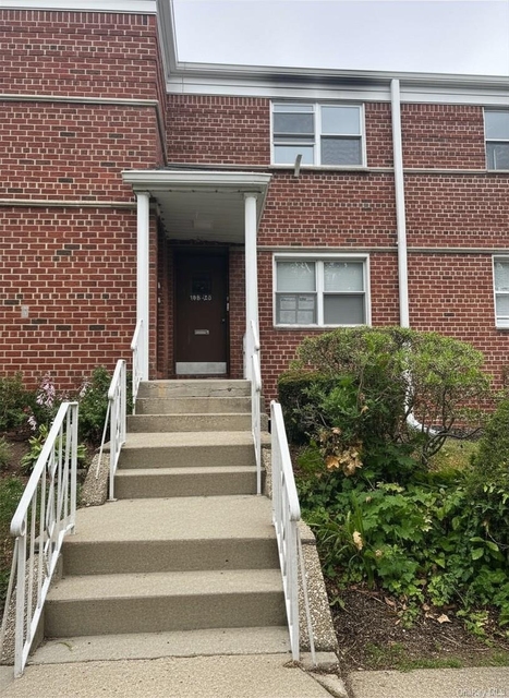 196-23 Dunton Avenue - Photo 1