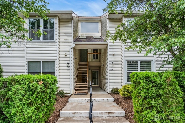 492 Bayberry Court - Photo 1