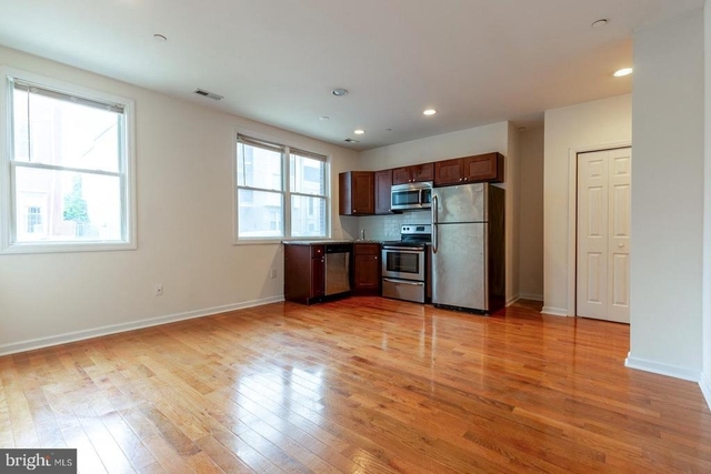1429 Poplar Street - Photo 1