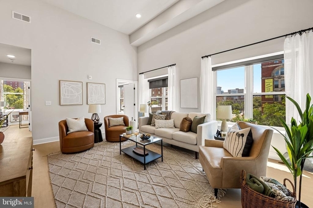 600 N Howard Street - Photo 1
