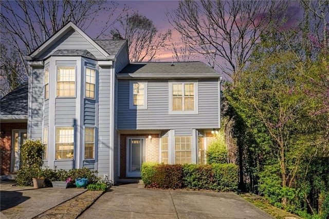 5200 Laurel Bridge Drive Se - Photo 1