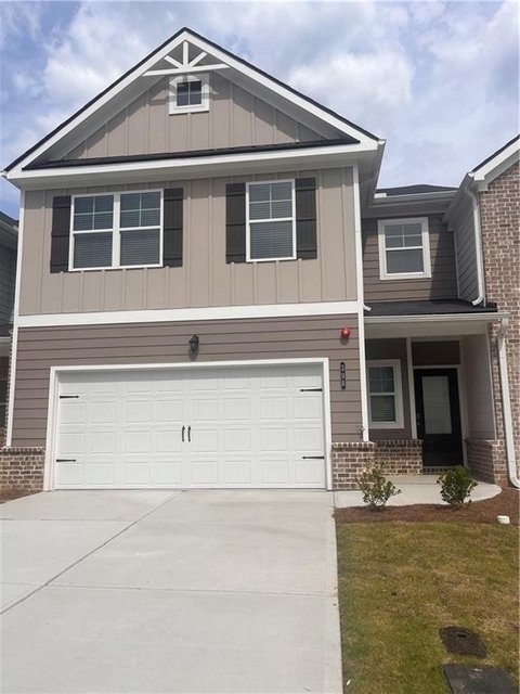 398 Lanier Circle - Photo 1