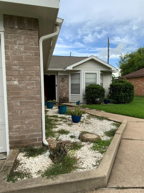 5027 Kleinway Dr - Photo 1
