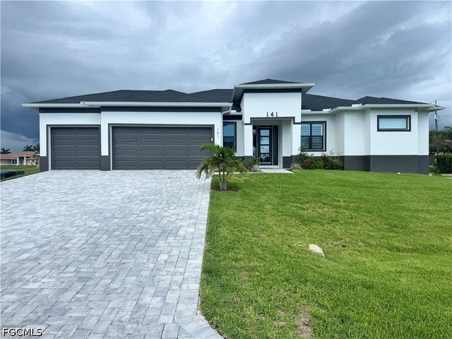 141 Sw 37 Place - Photo 1