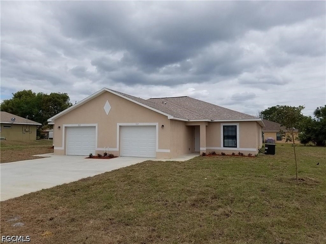 22 Se 24th Avenue - Photo 1