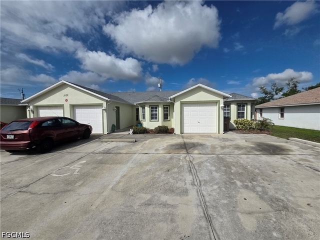 1032 Se 11th Street - Photo 1