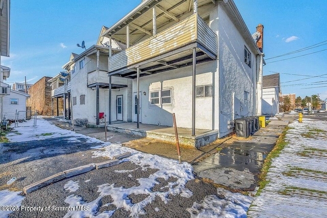 1007 Washburn Street - Photo 1