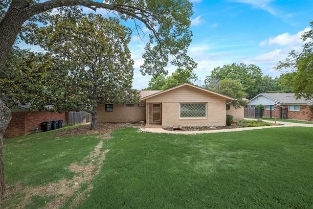 5700 Wessex Avenue - Photo 1
