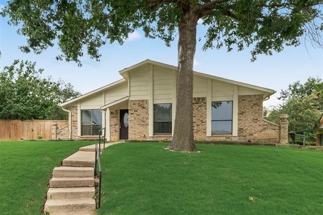 1732 Delaford Court - Photo 1