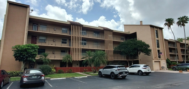 260 Nw 76th Avenue - Photo 1