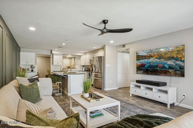 7635 E Minnezona Avenue - Photo 1