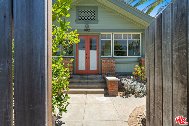 632 California Avenue - Photo 1