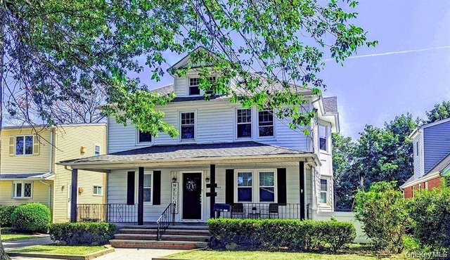 344 Roslyn Ave - Photo 1