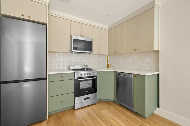 599 Van Buren Street - Photo 1
