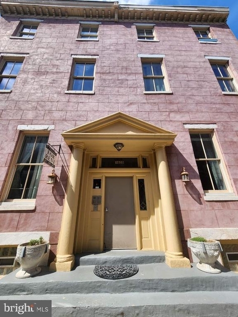1609 Mount Vernon Street - Photo 1