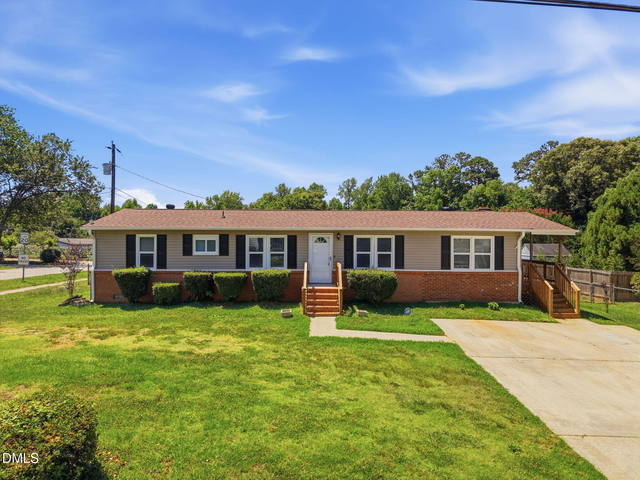 320 E Earp Street - Photo 1