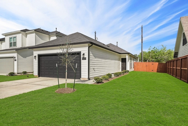 15013 Almeece Street - Photo 1