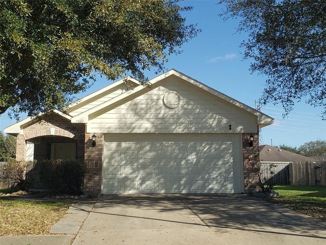 7302 Legacy Pines Drive - Photo 1