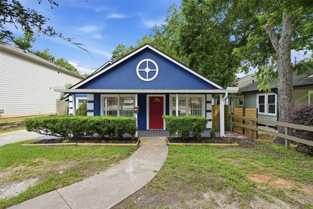 915 W Lewis Street - Photo 1