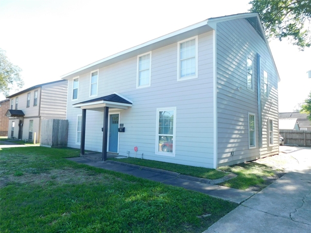 3332 Blodgett Street - Photo 1