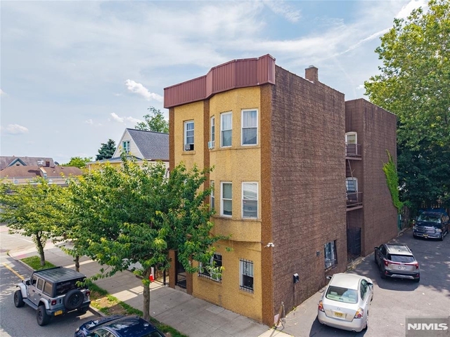 231 Palisade - Photo 1