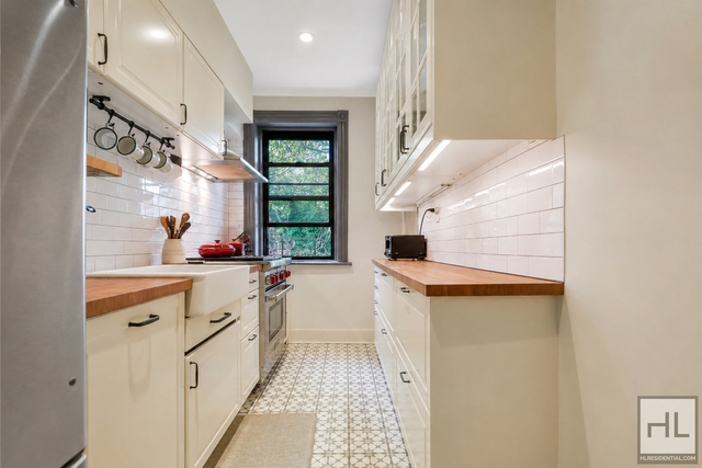 200 Saint Marks Avenue - Photo 1