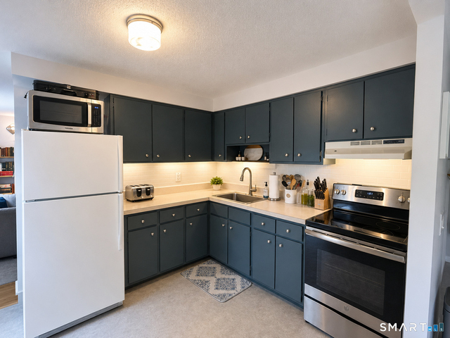 47 Terrace Gardens - Photo 1