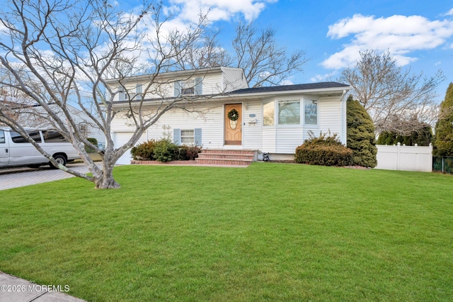 1121 Darlene Avenue - Photo 1