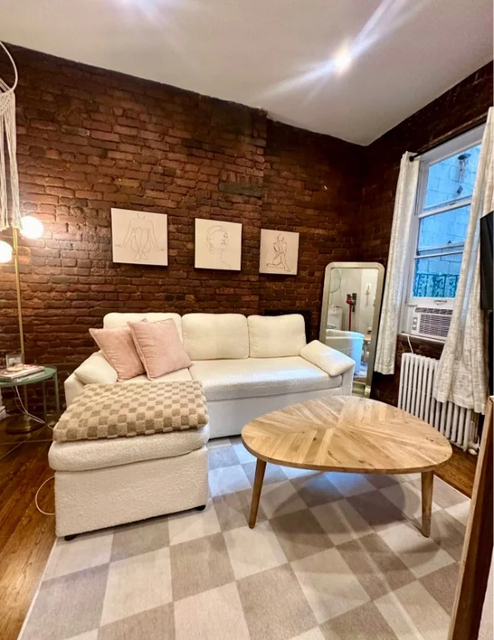 57 Thompson Street - Photo 1