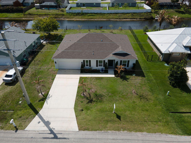 138 Sw Carter Avenue - Photo 1