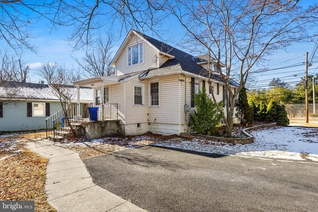 311 Railroad Boulevard - Photo 1