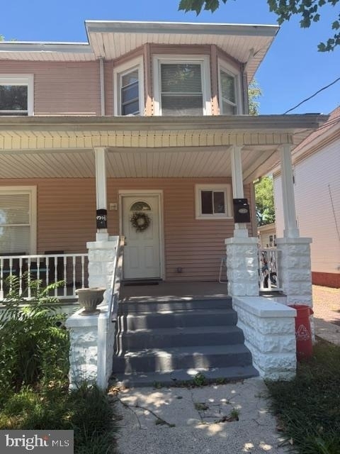 730 E Montrose Street - Photo 1
