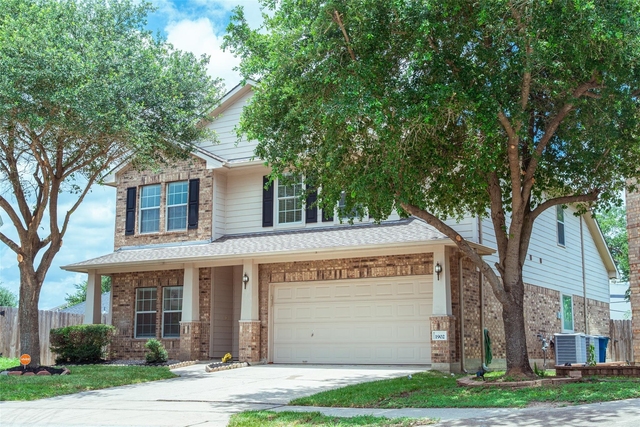 1902 Vernal Glen Cir - Photo 1