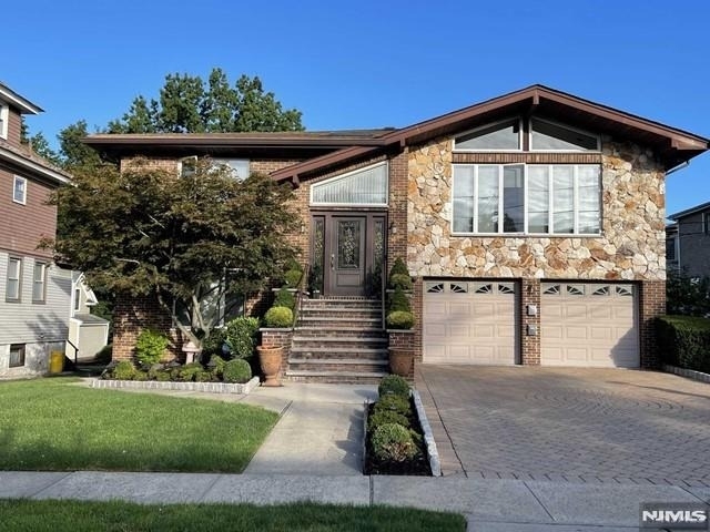 535 Hillside - Photo 1